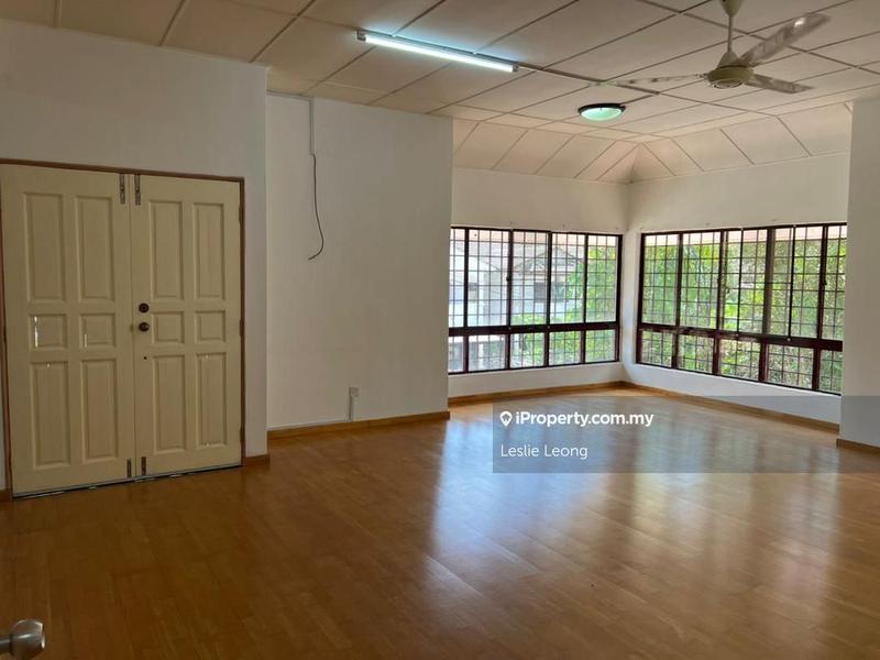 Bungalow House for Sale in Bandar Country Homes, Rawang by Leslie Leong - iProperty.com.my
