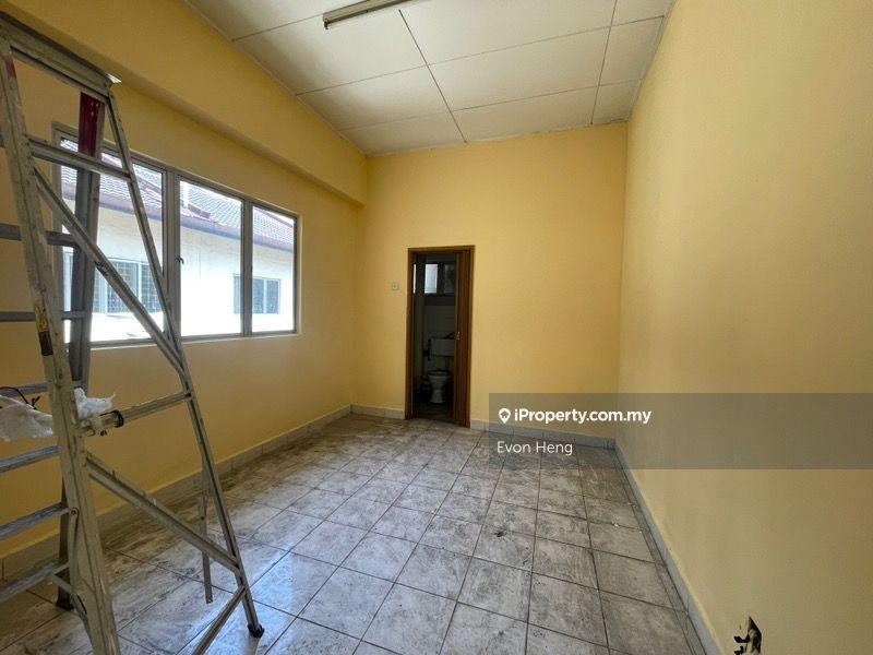 Rumah Pangsa untuk Dijual di Taman Serdang Perdana oleh Evon Heng - iProperty.com.my