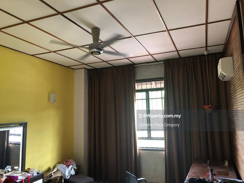 Rumah Teres untuk Dijual di Bukit Jelutong, Shah Alam oleh Johann Paul Gregory - iProperty.com.my
