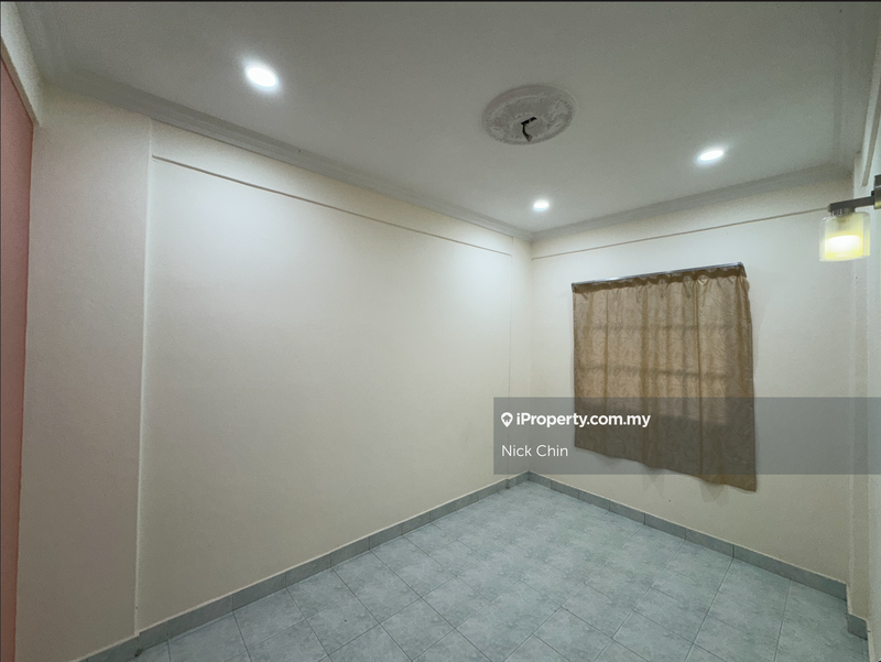 Flat for Sale in Puchong Utama Court 1 by Nick Chin - iProperty.com.my