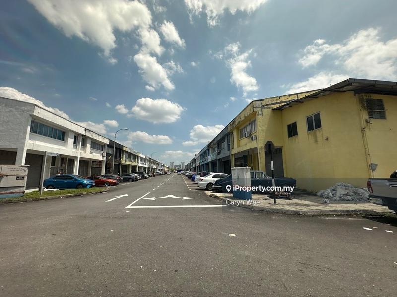 For Sale - GOOD BUY 4.5% ROI 2,000sf factory for sale at Subang Jaya