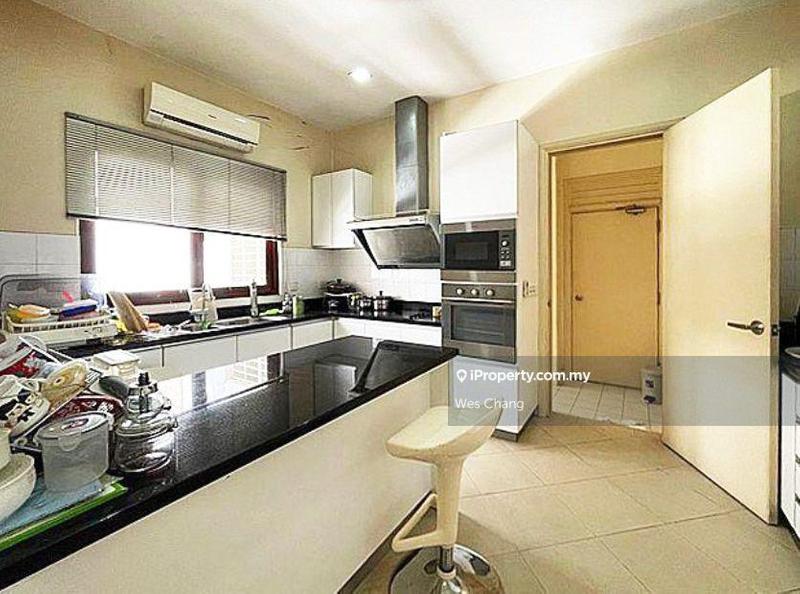 Kondominium untuk Dijual di Surian Condominium oleh Wes Chang - iProperty.com.my