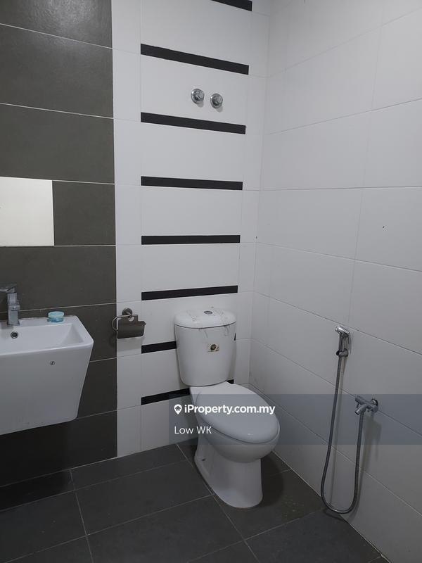 4.5-storey Terraced House for Sale in Happy Garden, Kuchai Lama by Low WK - iProperty.com.my