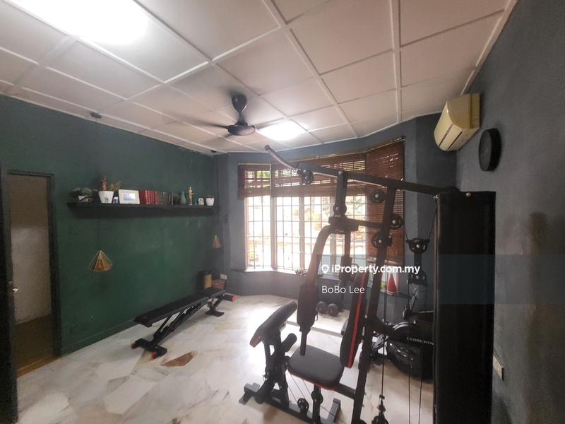 Rumah Berangkai 3 Tingkat untuk Dijual di Taman Salak Selatan, Salak South oleh BoBo Lee - iProperty.com.my