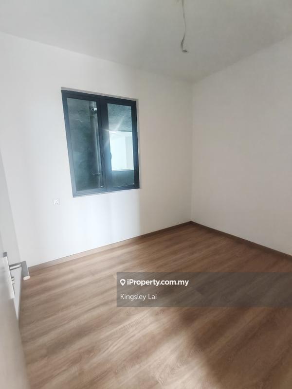 For Sale - Baron Residence @ Lake City