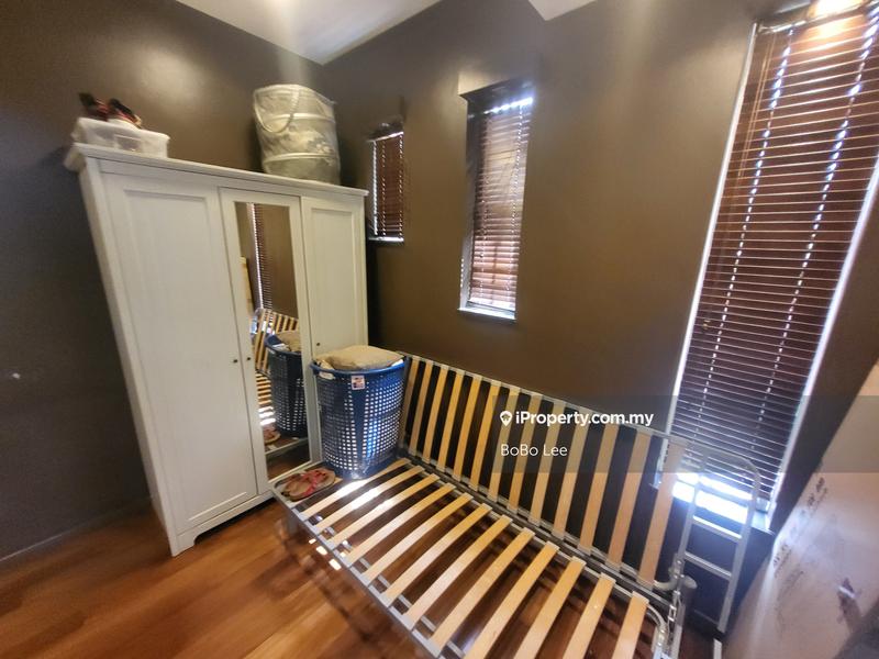 Rumah Berangkai 3 Tingkat untuk Dijual di Taman Salak Selatan, Salak South oleh BoBo Lee - iProperty.com.my