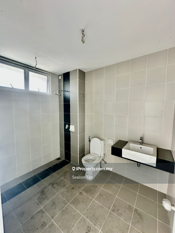 Rumah Berangkai 2.5 Tingkat untuk Dijual di Taman Equine, Seri Kembangan oleh Season Tan - iProperty.com.my