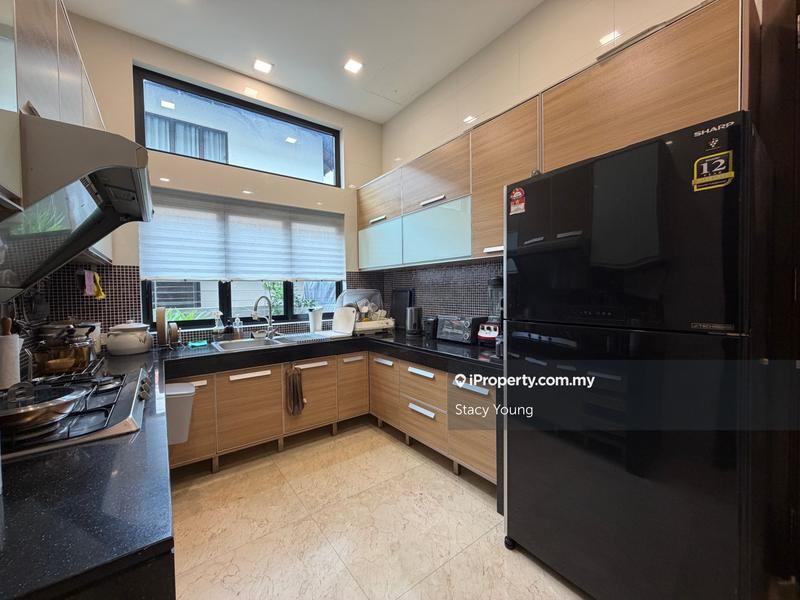 Bungalow House for Sale in Bukit Gita Bayu, Seri Kembangan by Stacy Young - iProperty.com.my