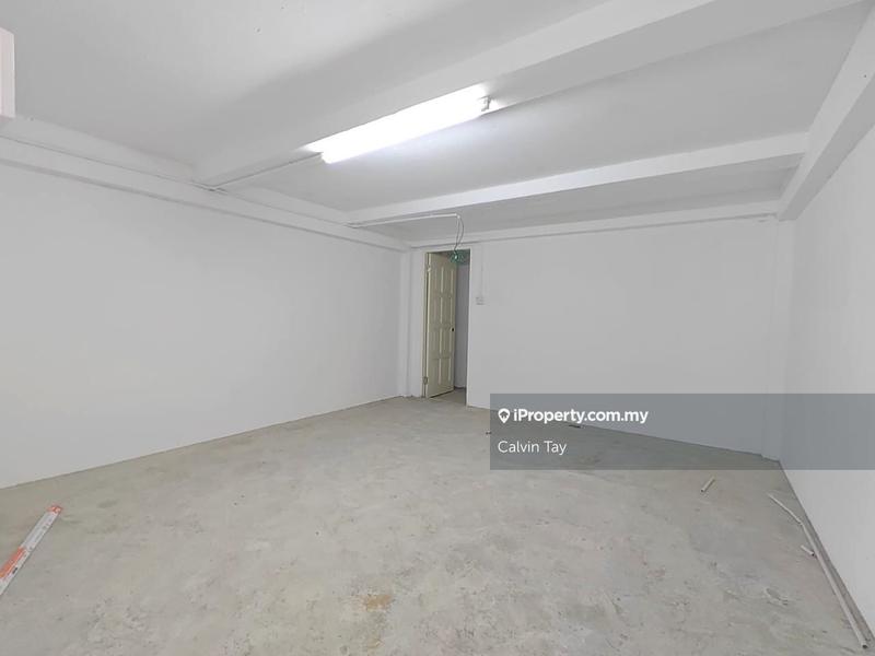 For Sale - 2 Storey Semi D Industrial Warehouse at Pending Industrial Estate, Bintawa, Kuching