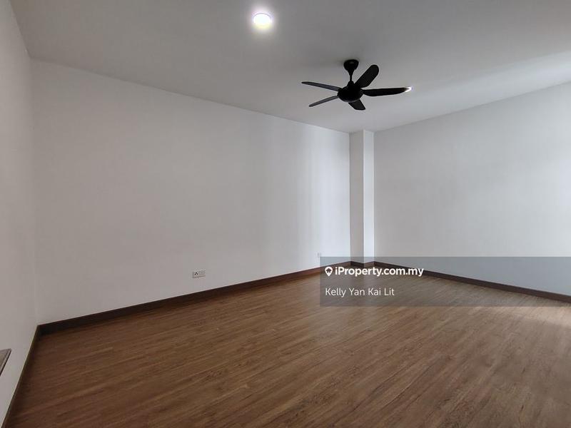 Rumah Teres 3-Tingkat untuk Dijual di Park Residence, Seri Kembangan oleh Kelly Yan Kai Lit - iProperty.com.my