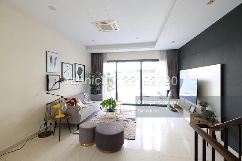 Townhouse for Sale in Seri Kembangan, Seri Kembangan by Yannick Ng - iProperty.com.my