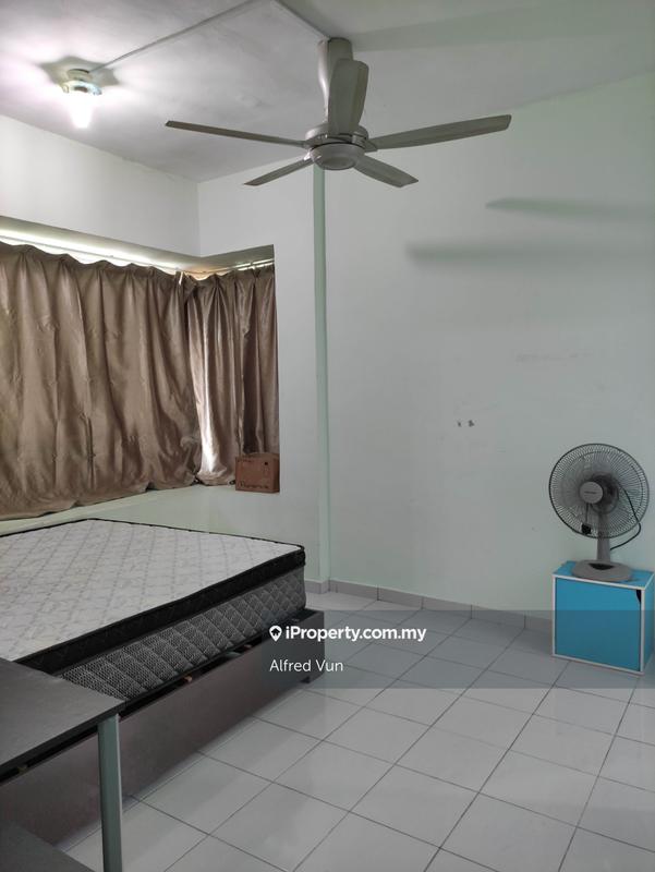 Apartment for Sale in University Condo Apartment 2 (UCA 2) by Alfred Vun - iProperty.com.my