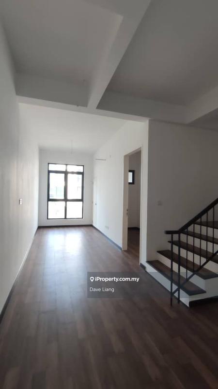 4-storey Terraced House for Sale in Taman Bukit Serdang, Seri Kembangan by Dave Liang - iProperty.com.my