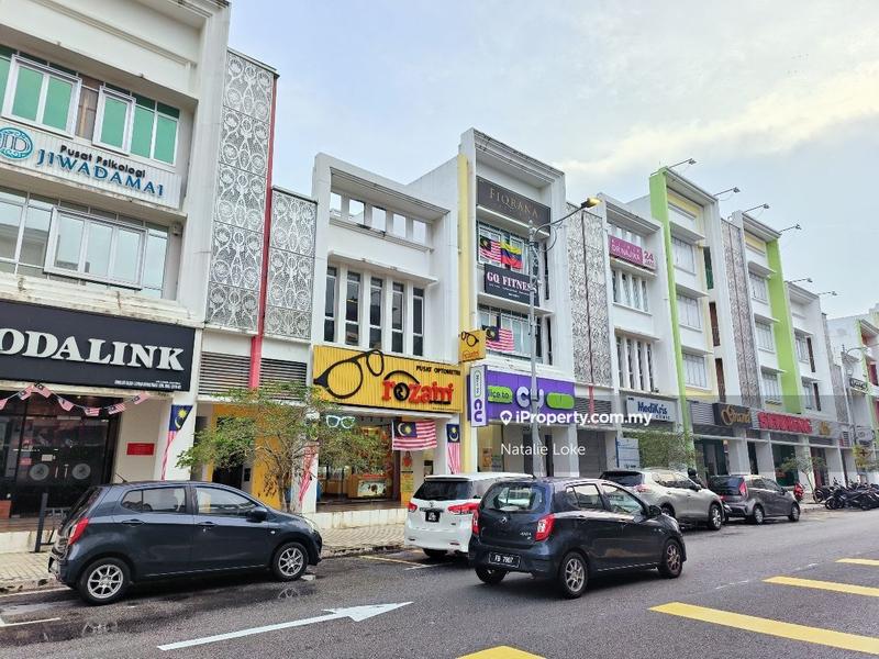 For Sale - ROI 5.07% - Freehold 3 Storey Shop Presint 15 Diplomatik
