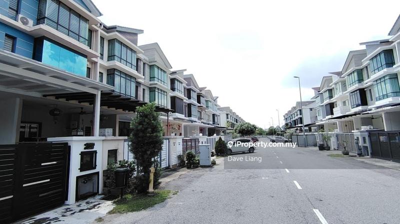 Rumah Berangkai 2.5 Tingkat untuk Dijual di Taman Putra Impiana, Puchong oleh Dave Liang - iProperty.com.my