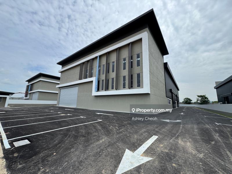 For Rent - [FACING BUSY HIGHWAY] Serenia Industrial Park, Cipta Serenia, Bandar Serenia, Dengkil, Sepang