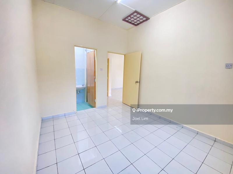 1-storey Terraced House for Sale in Taman Telok, Telok Panglima Garang by Joel Lim - iProperty.com.my