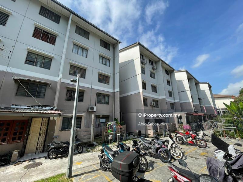 For Sale - Kelumpuk Pinang