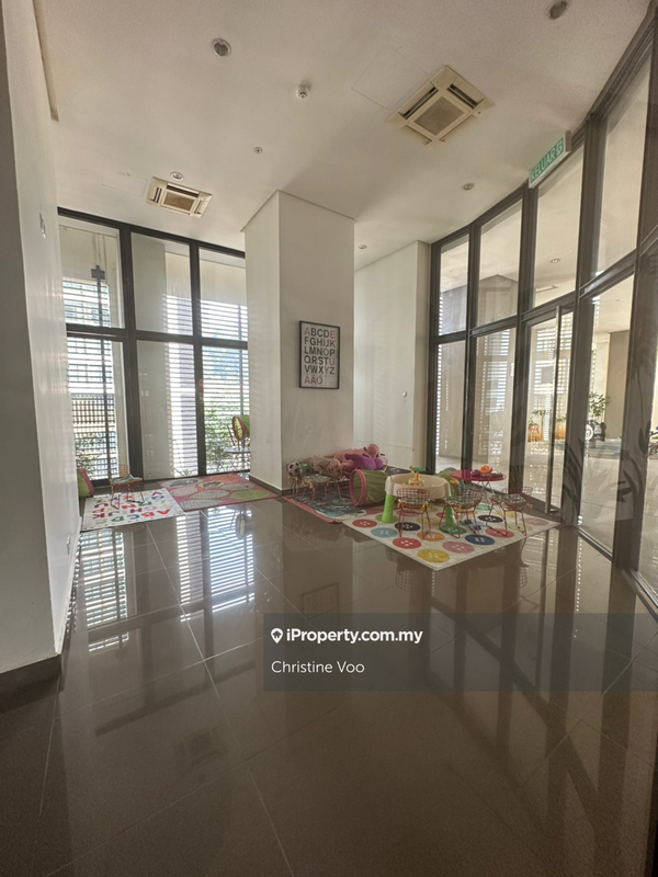 For Rent - 6 CapSquare