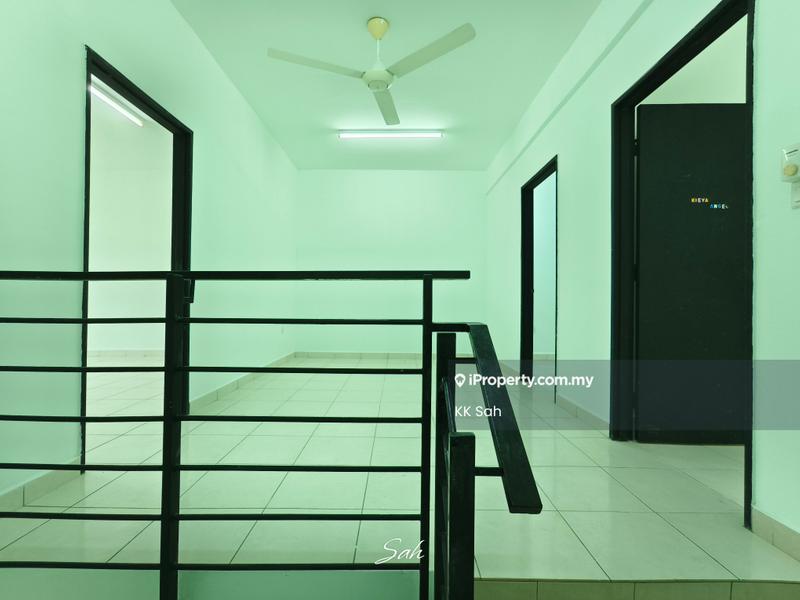 Rumah Berangkai 3 Tingkat untuk Dijual di Taman Bangi Avenue, Bangi oleh KK Sah - Corridor - iProperty.com.my