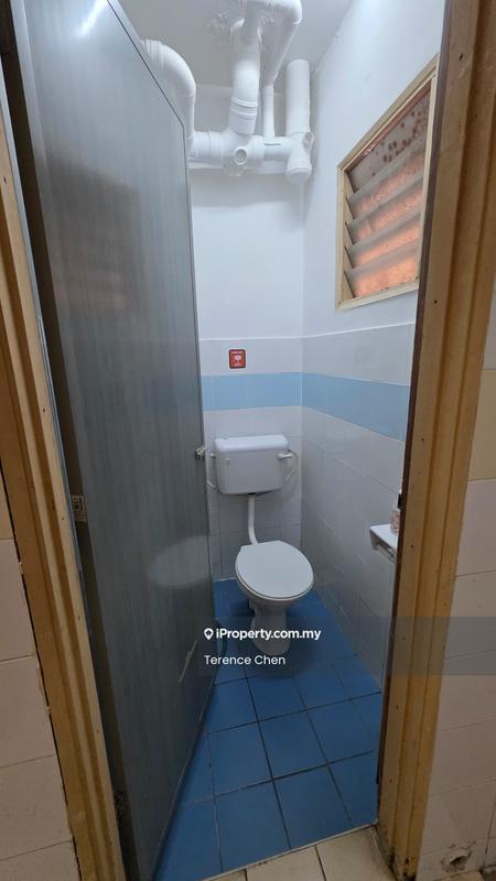 Pangsapuri untuk Dijual di Pangsapuri Seri Jati oleh Terence Chen - Bathroom - iProperty.com.my