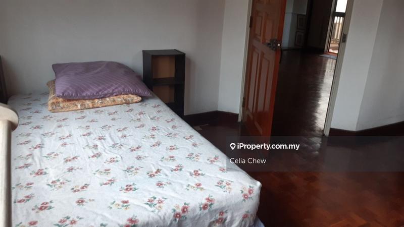 Rumah Berkembar untuk Dijual di Seksyen 22, Damansara Jaya, Petaling Jaya oleh Celia Chew - iProperty.com.my