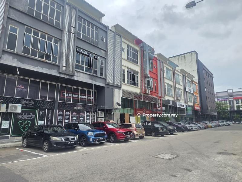 For Sale - Danga Utama Commercial Centre ( ROI 4.3% ) 3 Storey Shoplot