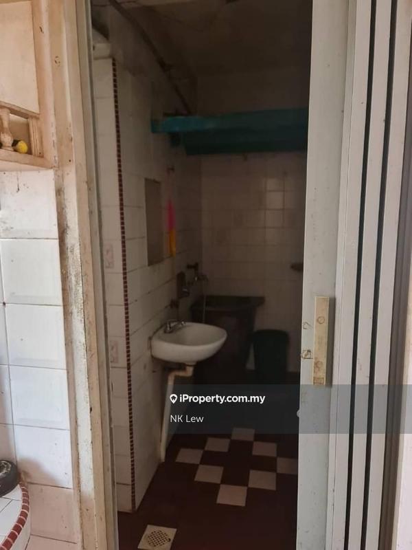 Flat for Sale in Taman Universiti Indah by NK Lew - iProperty.com.my