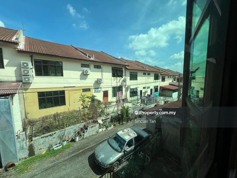 Rumah Berangkai 2 Tingkat untuk Dijual di Taman Angsa Mas, Durian Tunggal oleh Geoffery Wee - iProperty.com.my