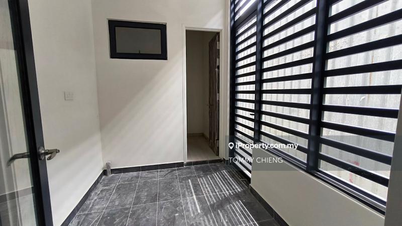 Rumah Berangkai 3 Tingkat untuk Dijual di Happy Garden, Kuchai Lama oleh TOMMY CHIENG - iProperty.com.my