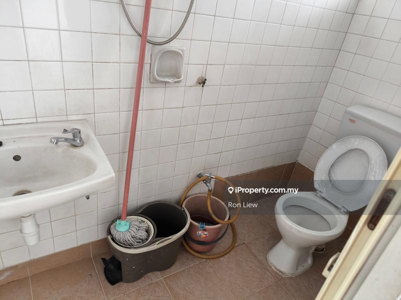 Flat for Sale in Taman Serdang Raya Seksyen 7 by Ron Liew - iProperty.com.my