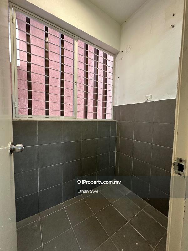 Service Residence for Sale in Putra One Residence by Ethan Swe - iProperty.com.my