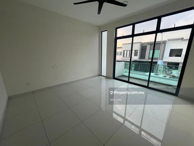 Rumah Teres 2-Tingkat untuk Dijual di Taman Sutera Utama, Skudai oleh Iris Lim - iProperty.com.my