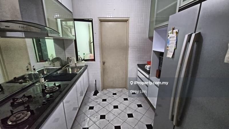 Condominium for Rent in Royal Domain Sri Putramas 2 by Grey Lim - Kitchen - iProperty.com.my