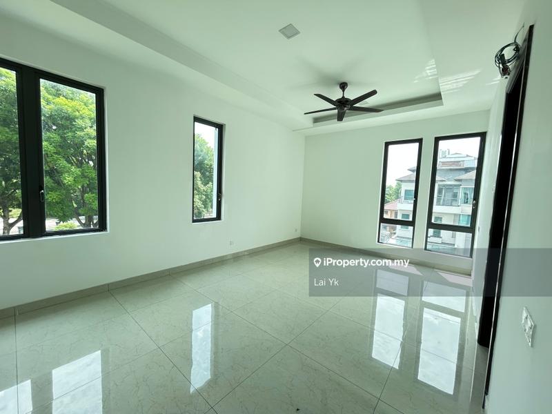 Bungalow House for Sale in Subang Heights, Subang Jaya by Lai Yk - iProperty.com.my