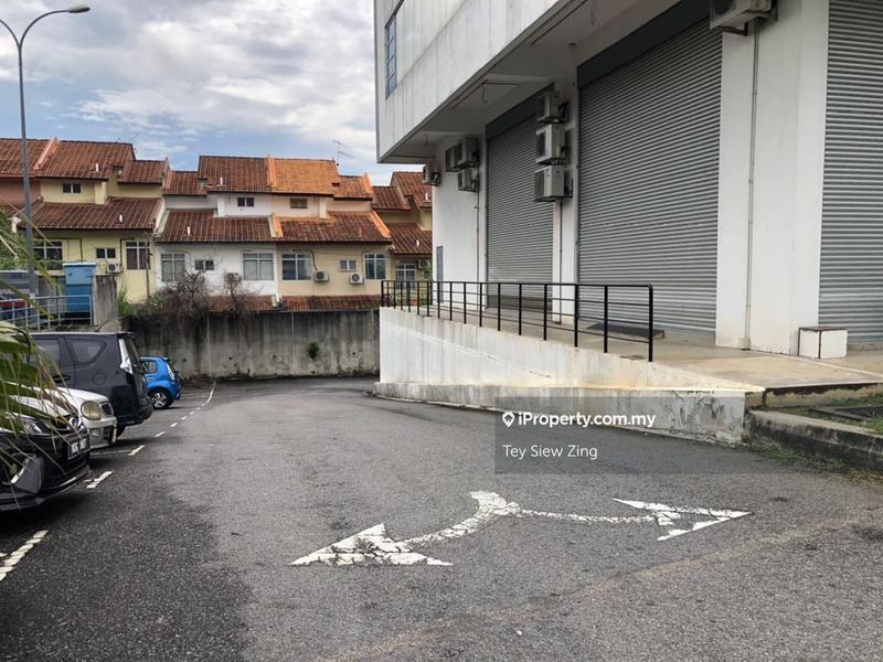 Kilang Teres untuk Dijual di Taman Bukit Serdang, Seri Kembangan oleh Tey Siew Zing - iProperty.com.my