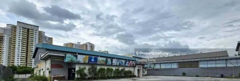 For Rent - Taman Selayang Baru, Facing Main Road (1.5 Storey Bungalow Factory)