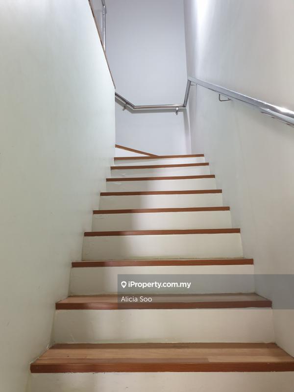 Rumah Teres 2-Tingkat untuk Dijual di Bukit Rahman Putra, Sungai Buloh oleh Alicia Soo - iProperty.com.my