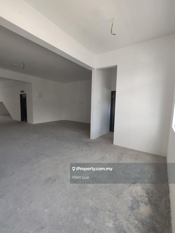 Shop for Rent in Bandar Cemerlang, Ulu Tiram by Vlien Lua - iProperty.com.my