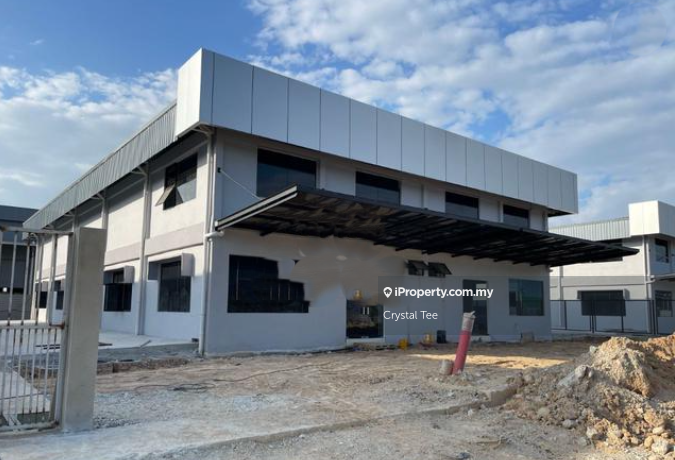 For Rent - New 1.5 Semi D Light Industry Warehouse at Valdor