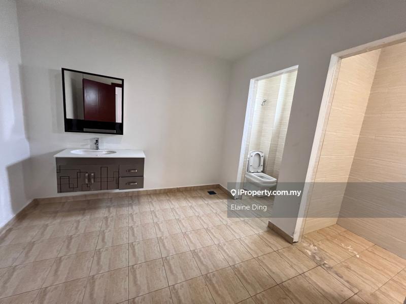 Bungalow House for Sale in Country Heights, Kajang by Elaine Ding - iProperty.com.my