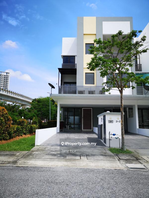 Townhouse for Sale in 16 Sierra, Puchong by Jane Hor - iProperty.com.my