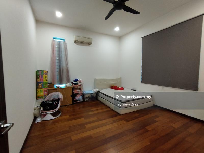 Semi-Detached House for Sale in Taman Bukit Serdang, Seri Kembangan by Tey Siew Zing - iProperty.com.my