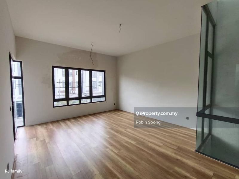 3-storey Terraced House for Sale in 8 Residence, Padang Temu, Ujong Pasir by Robin Soong - iProperty.com.my