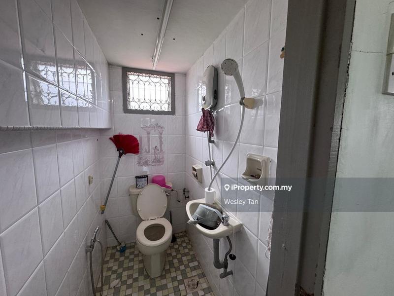 Bungalow House for Sale in Taman Sinn, Ujong Pasir by Wesley Tan - iProperty.com.my