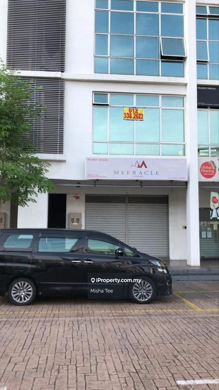 Shop / Office for Sale in Bandar Putra Permai, Seri Kembangan by Misha Tee - iProperty.com.my