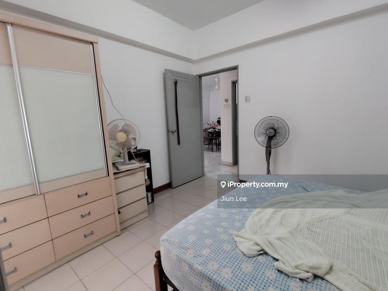 Condominium for Sale in Meadow Park 2 by Jiun Lee - iProperty.com.my