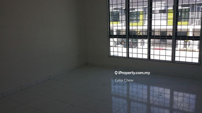 Rumah Berangkai 2 Tingkat untuk Dijual di Semenyih Parklands, Beranang oleh Celia Chew - iProperty.com.my