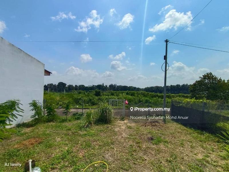 1-storey Terraced House for Sale in Taman Merlimau Permai, Merlimau by Noorelia Syuhadah Mohd Anuar - iProperty.com.my