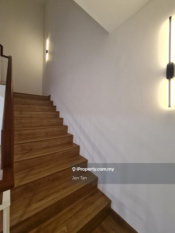 Rumah Berangkai 2 Tingkat untuk Dijual di Twentyfive7, Tanjong Duabelas oleh Jen Tan - iProperty.com.my
